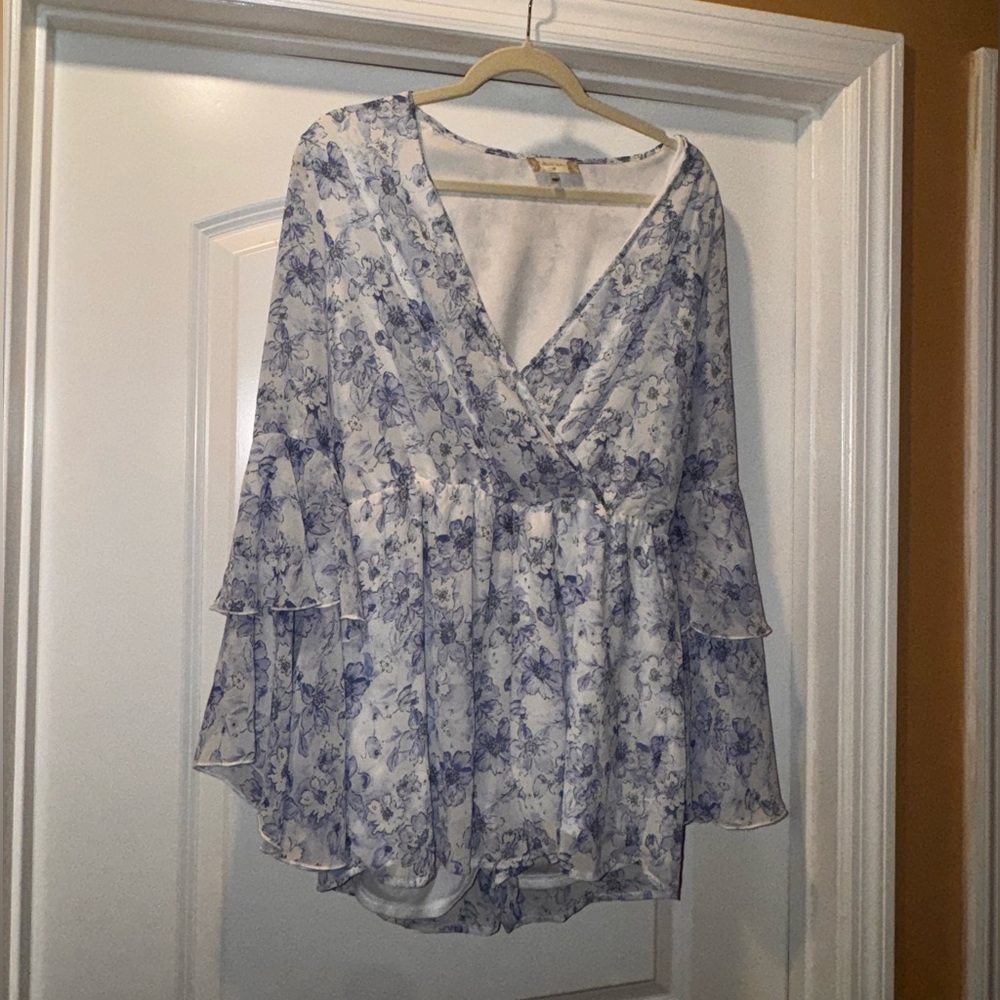 Altar'd State Blue and White Flutter Sleeve Romper- SIZE MEDIUM